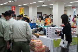 写真:うまいもの市場_01