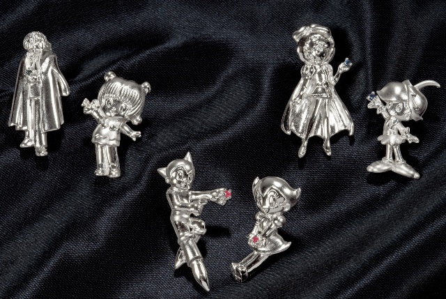 写真：ピンズセット（鉄腕アトム、ブラック・ジャック、リボンの騎士、ピノコ）